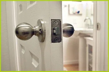 Expert Locksmith Services Venice, CA 310-975-3192 Expert Locksmith Services Venice, CA 310-975-3192 - 14-unlock-door