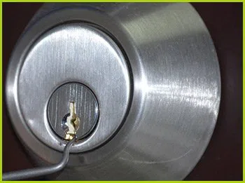 Expert Locksmith Services Venice, CA 310-975-3192 - 7-broken-key