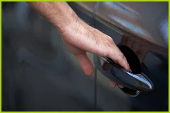 Expert Locksmith Services Venice, CA 310-975-3192 - 8-opening-car-locks